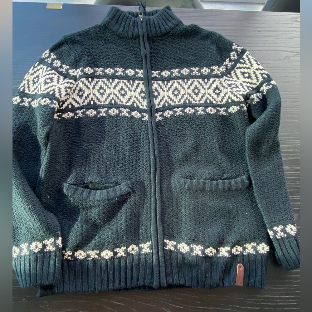 Rumours Knitted winter zip up sweater. Large. Like new. Snowflake pattern.